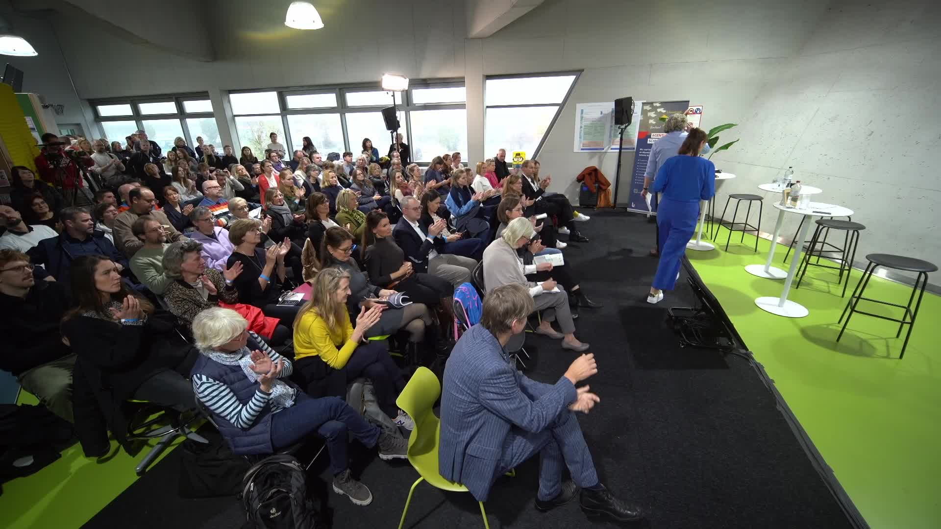 'Schule als guter Ort':  Unterstützungsangebote für Hamburger Schulen.